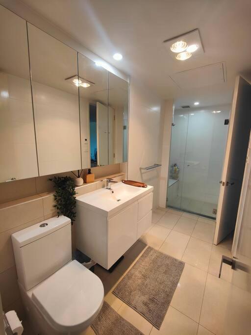 Lakeside Apartment, Walking Distance To Foreshore Kingston Exterior foto