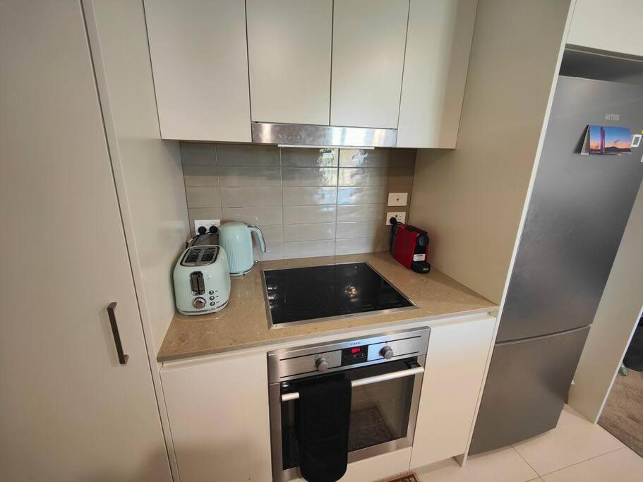 Lakeside Apartment, Walking Distance To Foreshore Kingston Exterior foto