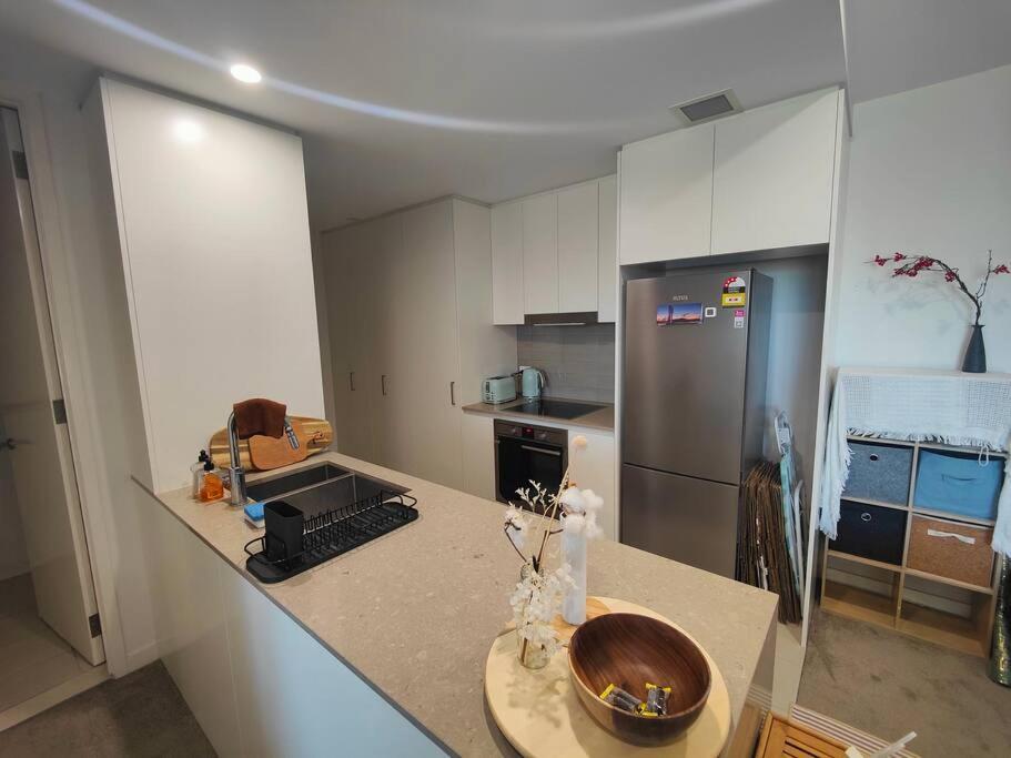 Lakeside Apartment, Walking Distance To Foreshore Kingston Exterior foto